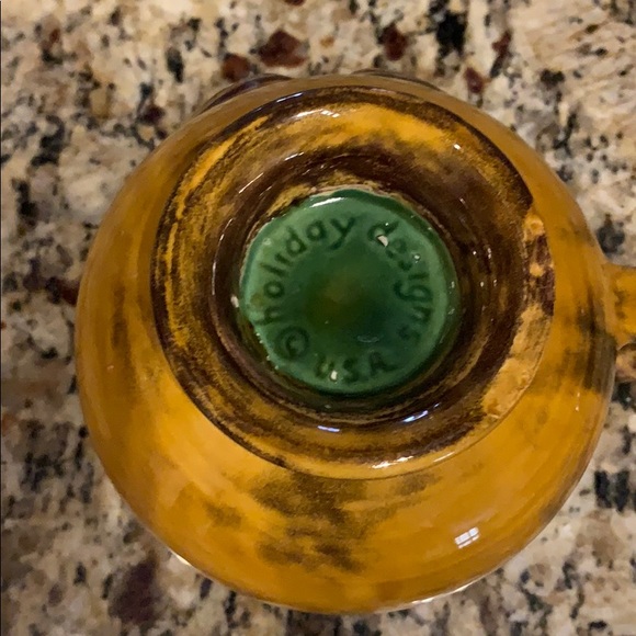 Monopoly man coffee mug. Small chip - Picture 4 of 5